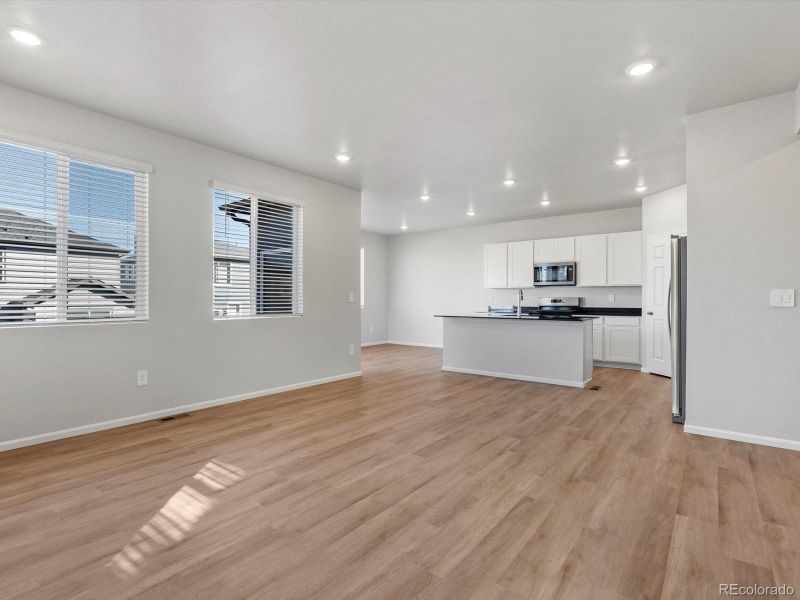 Spacious, unfurnished interior of a new home in Lake Bluff, Greeley (Image 18).