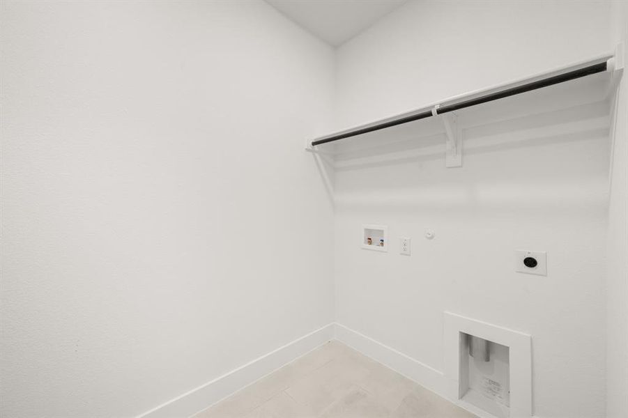 701 Iris- Utility-1 701 Iris- Utility-1