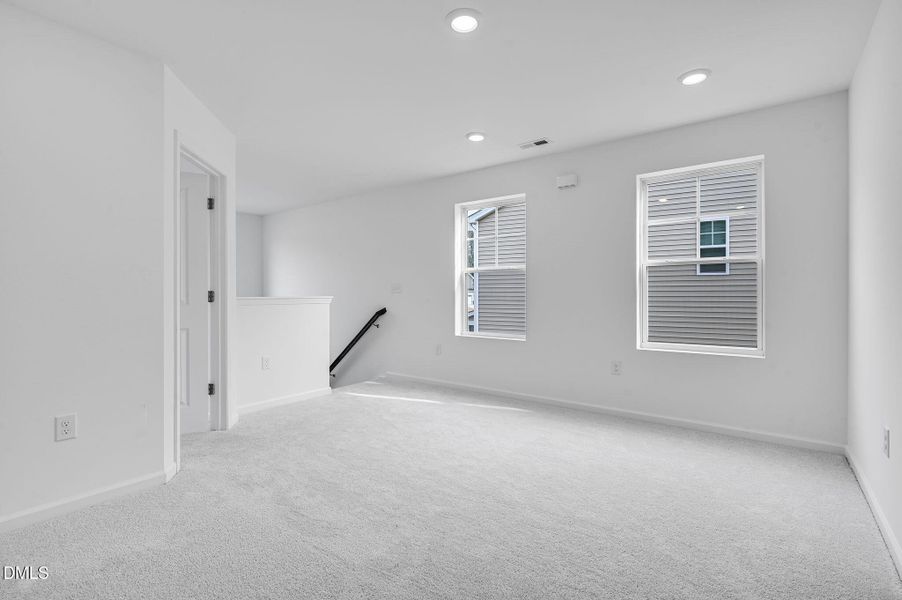 SUN_CaitlinCrossing_Pic_OakleyII-9