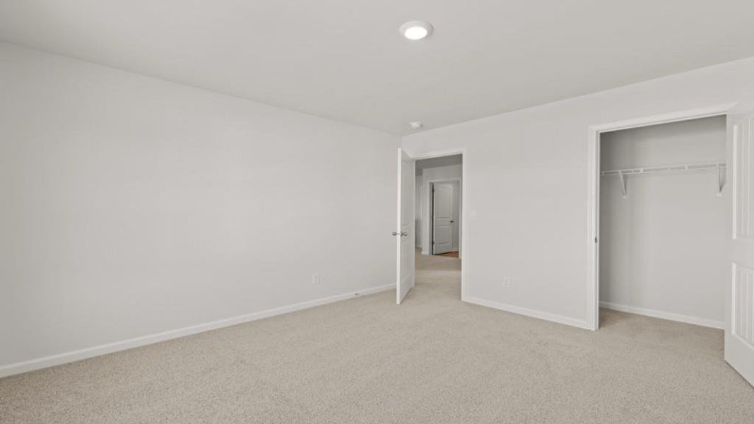 Spacious, unfurnished interior of a new home in , Dallas (Image 28).