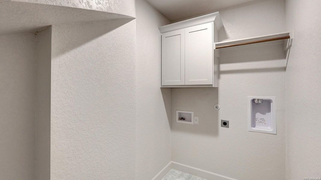 Spacious, unfurnished interior of a new home in The Dominion, San Antonio (Image 24).