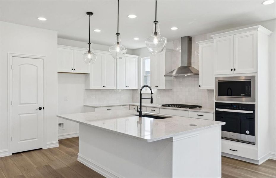 Eat-in island kitchen Eat-in island kitchen