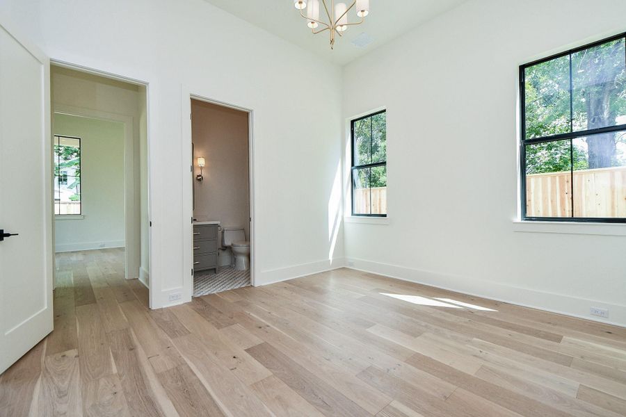 Spacious, unfurnished interior of a new home in , Houston (Image 42).