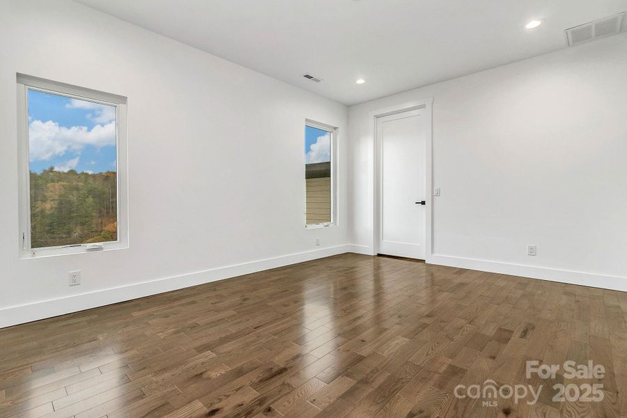 Spacious, unfurnished interior of a new home in , Leicester (Image 20). Spacious, unfurnished interior of a new home in , Leicester (Image 20).