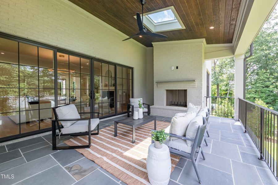 2E6A3262-HDR 2E6A3262-HDR