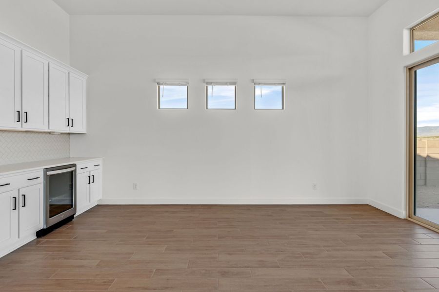 Spacious, unfurnished interior of a new home in Mountain View Ranch, Vail (Image 13).