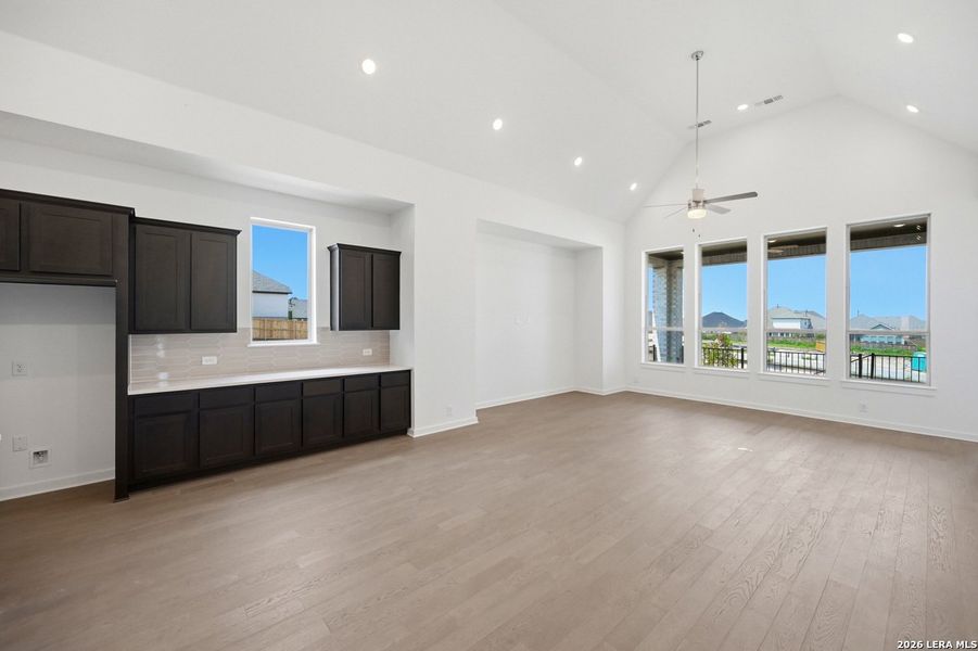 Spacious, unfurnished interior of a new home in Mayfair, New Braunfels (Image 17).