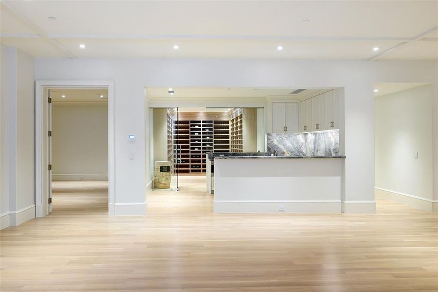 Spacious, unfurnished interior of a new home in , Highland Park (Image 22).