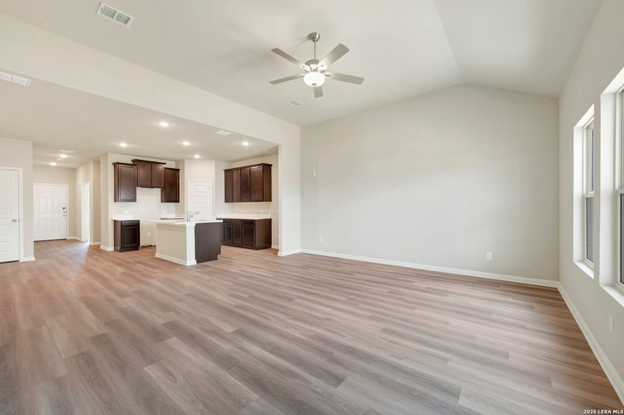 Spacious, unfurnished interior of a new home in Mesquite Ridge, San Antonio (Image 20). Spacious, unfurnished interior of a new home in Mesquite Ridge, San Antonio (Image 20).