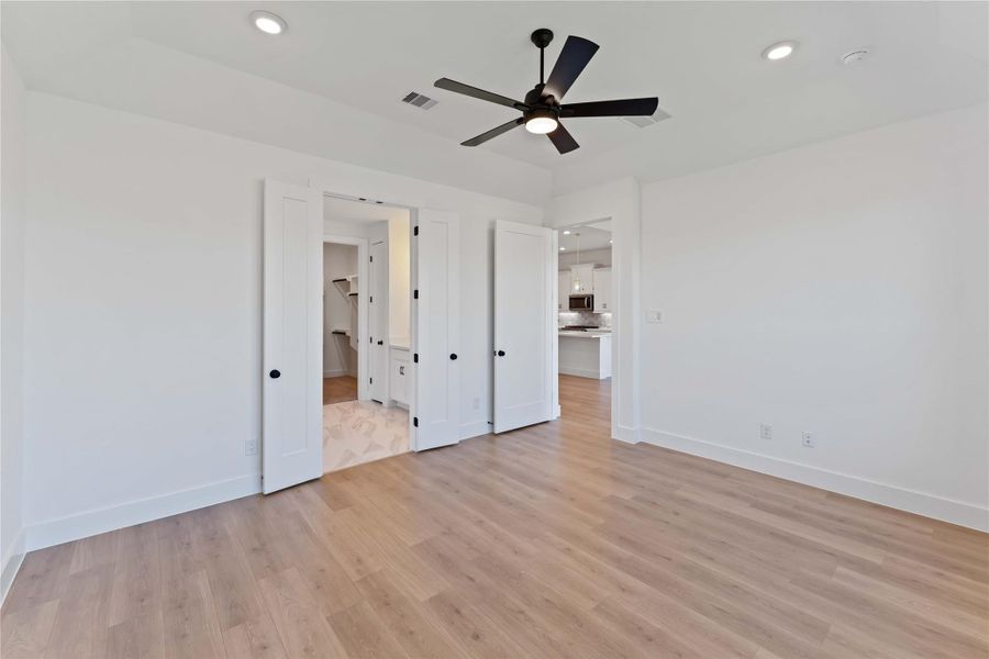 Spacious, unfurnished interior of a new home in Arabella on the Prairie, Richmond (Image 27).