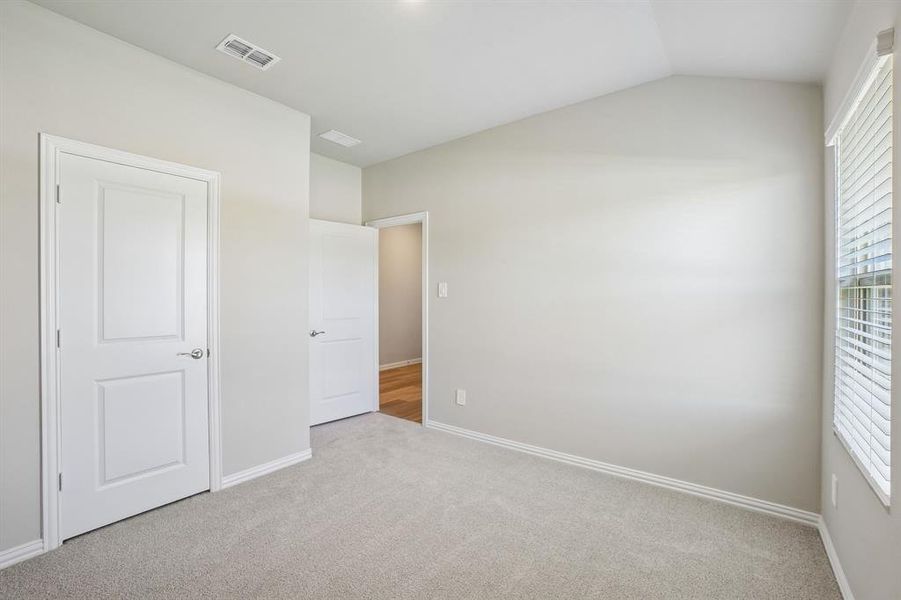 Spacious, unfurnished interior of a new home in Stella Hills, Denton (Image 31).