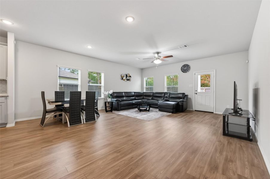 Furnished interior view inside a new home in , Tomball (Image 14).