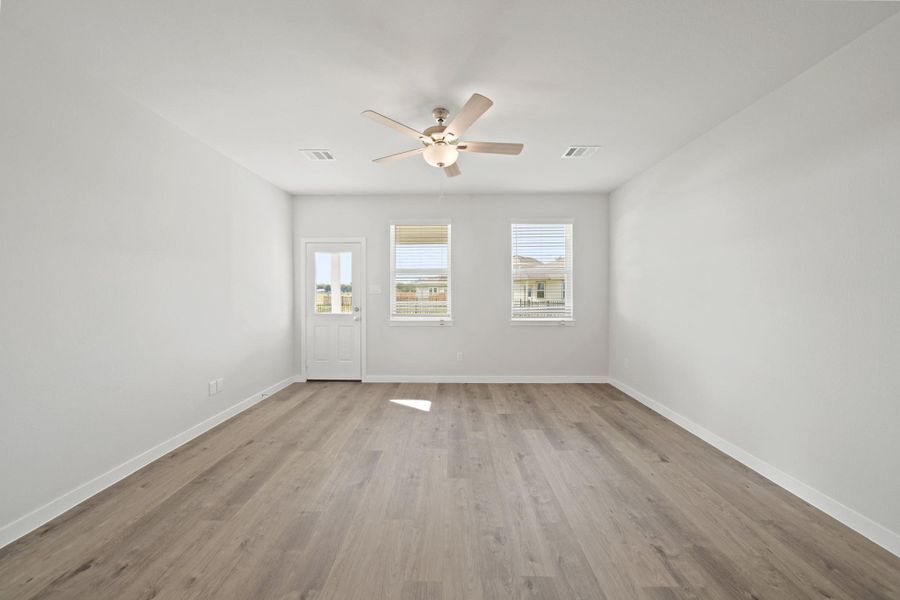 Spacious, unfurnished interior of a new home in Russell Ranch, Bay City (Image 16).