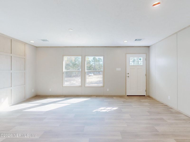 Spacious, unfurnished interior of a new home in , Keystone Heights (Image 7).