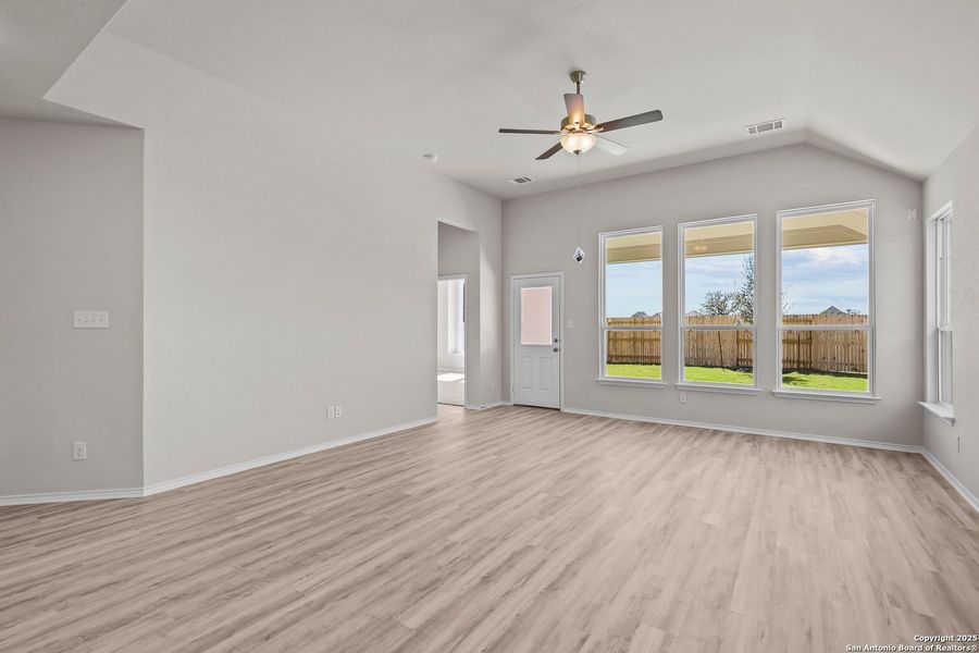 Spacious, unfurnished interior of a new home in Stillwater Ranch 45', San Antonio (Image 23). Spacious, unfurnished interior of a new home in Stillwater Ranch 45', San Antonio (Image 23).
