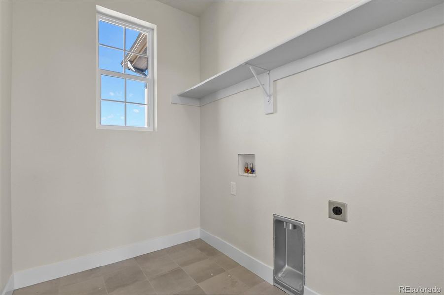 Spacious, unfurnished interior of a new home in , Colorado Springs (Image 28).