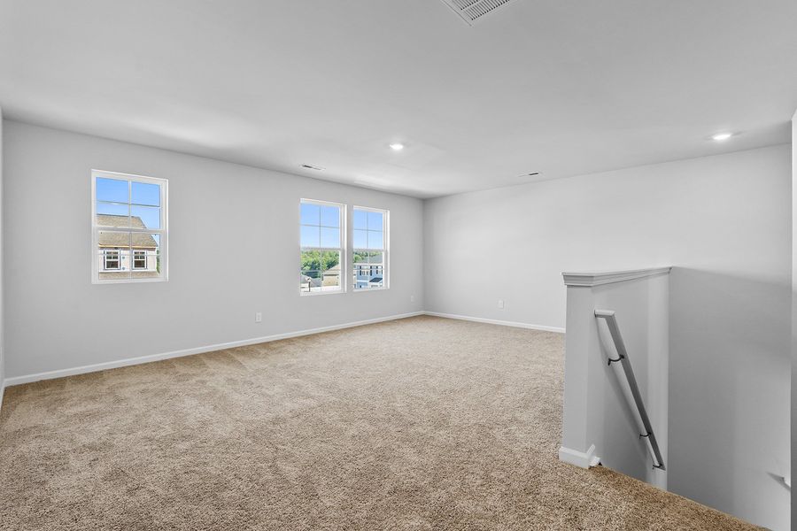 Spacious, unfurnished interior of a new home in Hanes Lake, Winston-Salem (Image 29).