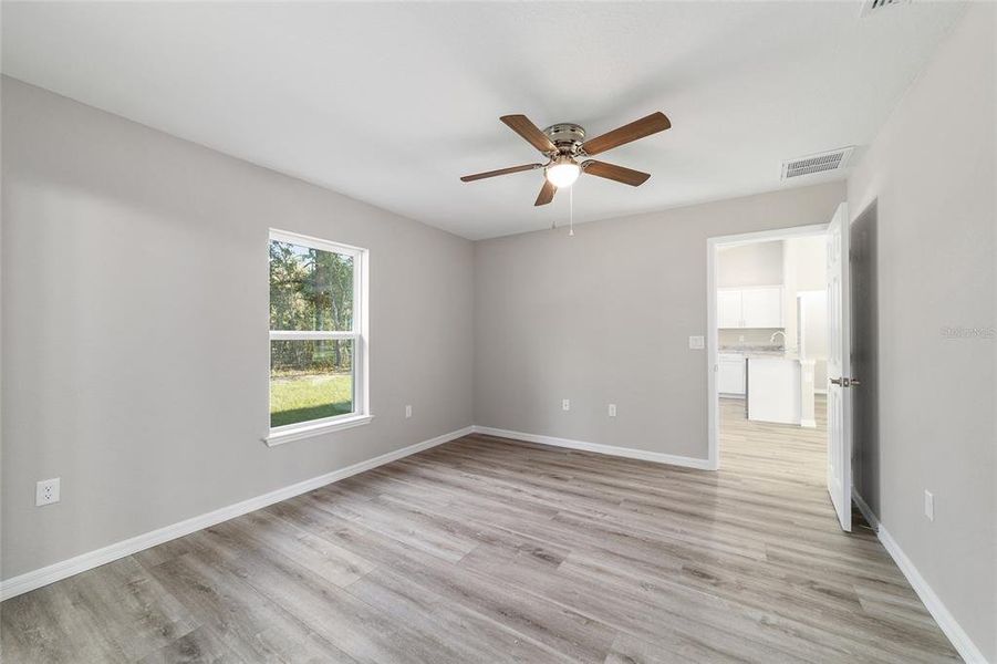 Spacious, unfurnished interior of a new home in , Ocala (Image 22).