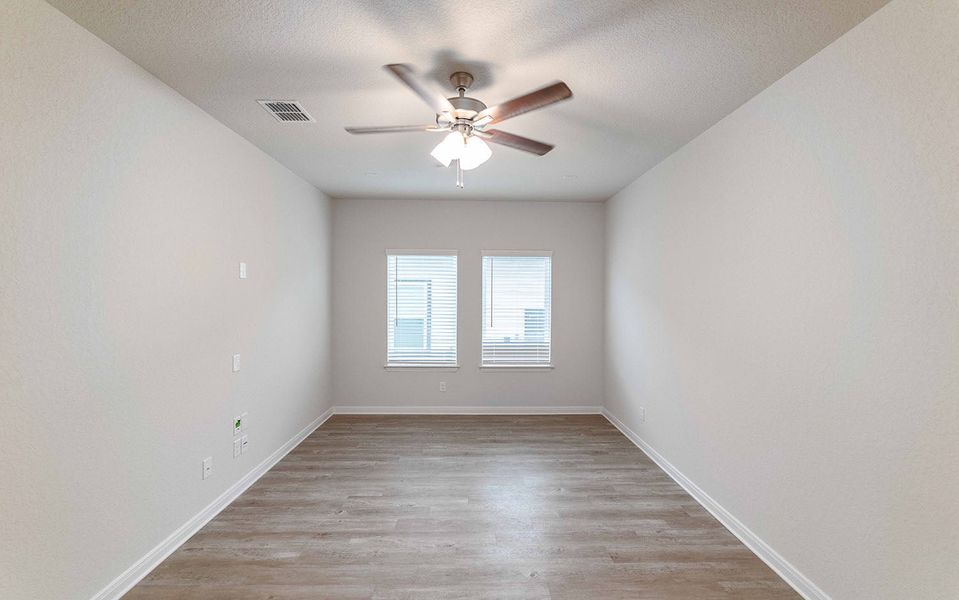 Spacious, unfurnished interior of a new home in Hickory Ridge, Elmendorf (Image 8). Spacious, unfurnished interior of a new home in Hickory Ridge, Elmendorf (Image 8).