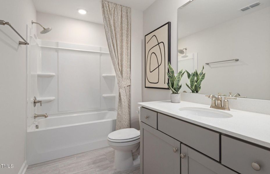 Everton Cooper (37) Everton Cooper (37)