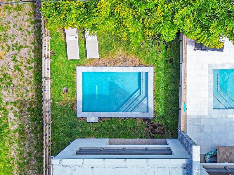 Exterior details and patio area of a home in , Fort Lauderdale (Image 27).