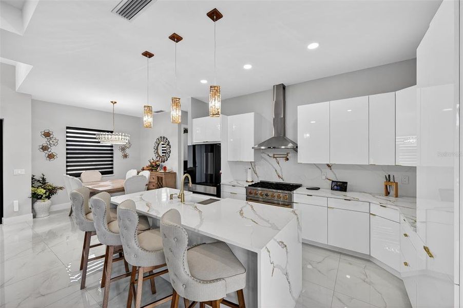 Furnished interior view inside a new home in , Lake Placid (Image 31).