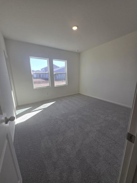 Spacious, unfurnished interior of a new home in Crossing at Givhans, Ridgeville (Image 6).