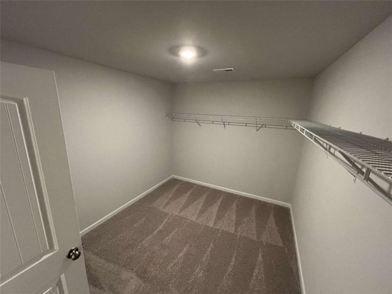 Spacious, unfurnished interior of a new home in , Cartersville (Image 11).