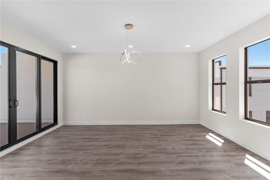 Spacious, unfurnished interior of a new home in , Tampa (Image 21).