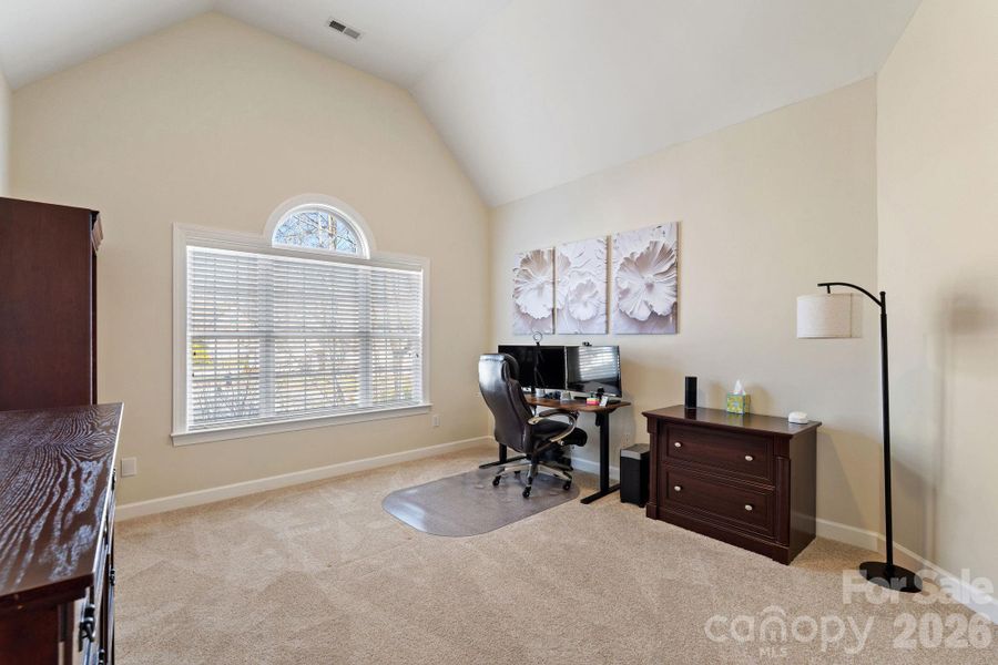 4th Bed - Upper (used as office)