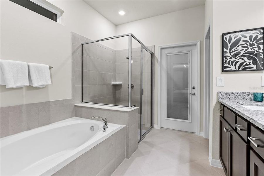 Furnished interior view inside a new home in , Clermont (Image 40). Furnished interior view inside a new home in , Clermont (Image 40).