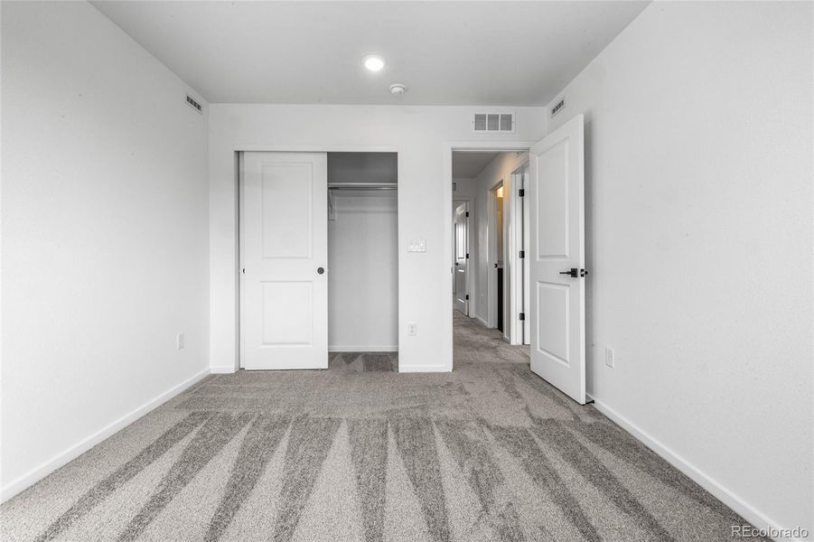 Spacious, unfurnished interior of a new home in Harvest Crossing, Aurora (Image 15). Spacious, unfurnished interior of a new home in Harvest Crossing, Aurora (Image 15).
