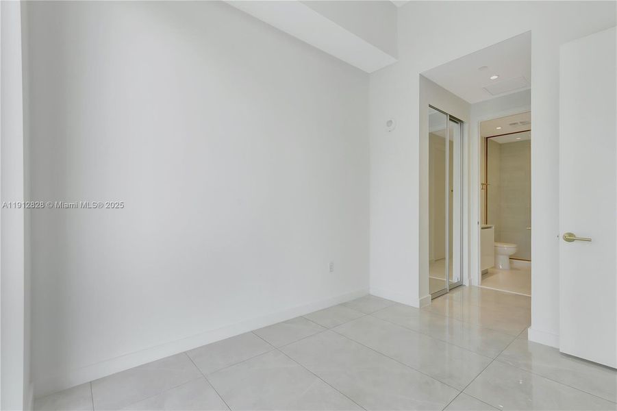 Spacious, unfurnished interior of a new home in Mr. C Residences, Miami (Image 22). Spacious, unfurnished interior of a new home in Mr. C Residences, Miami (Image 22).