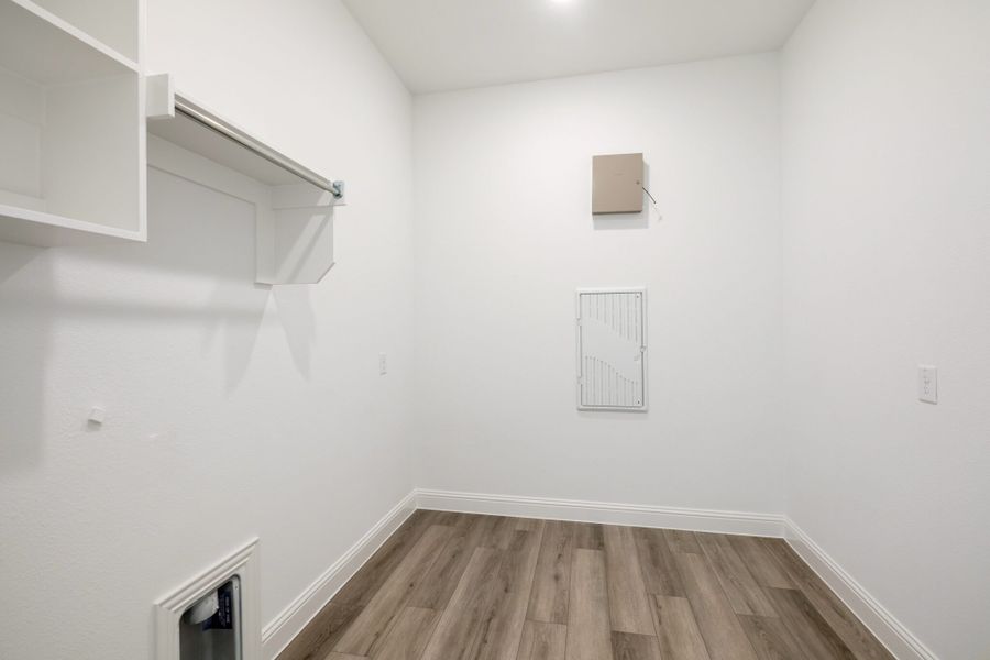 Spacious, unfurnished interior of a new home in Cambridge Crossing, Celina (Image 22).