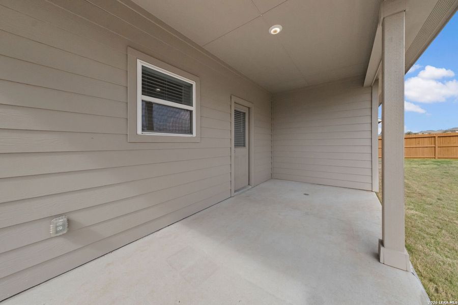 Exterior details and patio area of a home in Steele Creek, Cibolo (Image 4).