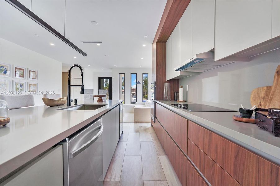 Furnished interior view inside a new home in , Hollywood (Image 7).