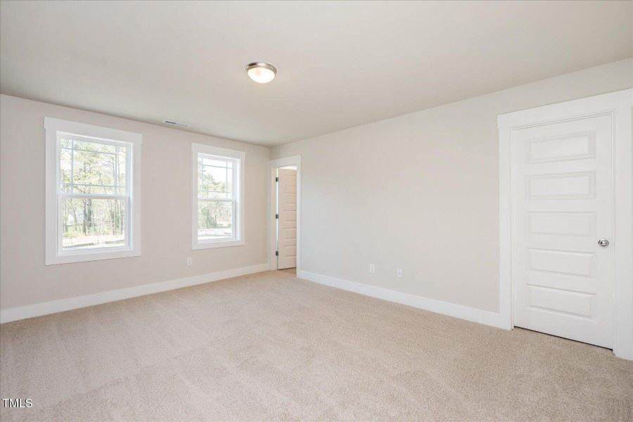 WG6-0116_Scissors_C_PrimaryBedroom WG6-0116_Scissors_C_PrimaryBedroom