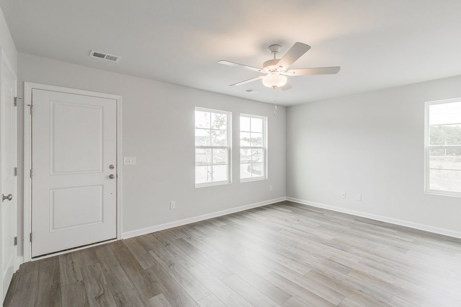 Spacious, unfurnished interior of a new home in Haynes Park, Columbia (Image 14).