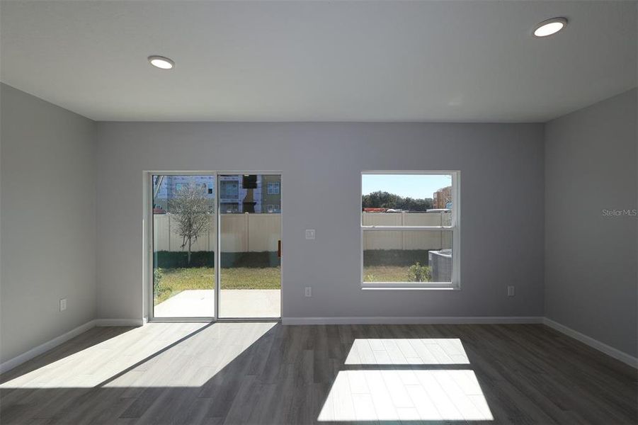 Spacious, unfurnished interior of a new home in Tyson Ranch, Orlando (Image 16).