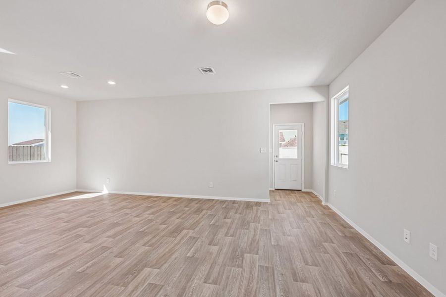 Spacious, unfurnished interior of a new home in Harvest Ridge, Elgin (Image 11). Spacious, unfurnished interior of a new home in Harvest Ridge, Elgin (Image 11).