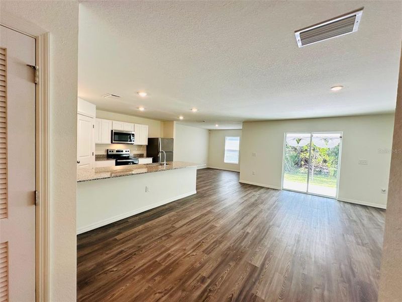 Spacious, unfurnished interior of a new home in , Port Charlotte (Image 16).