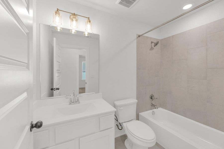 Furnished interior view inside a new home in Nolina - 50', Georgetown (Image 10).