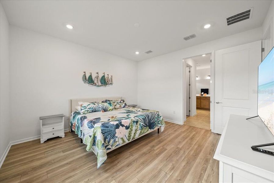 Furnished interior view inside a new home in Del Webb BayView, Parrish (Image 11). Furnished interior view inside a new home in Del Webb BayView, Parrish (Image 11).