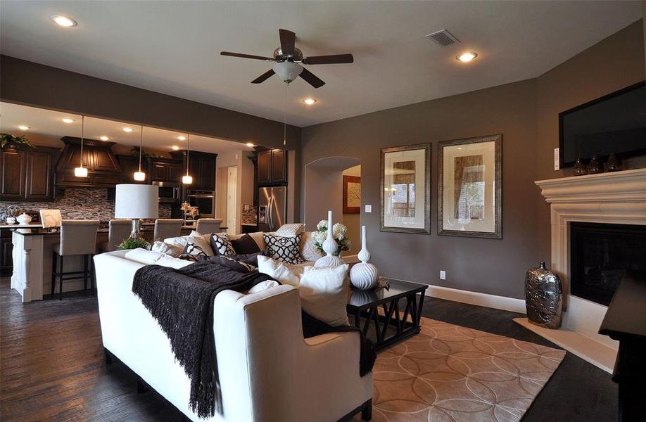 Open concept throughout main living areas Open concept throughout main living areas