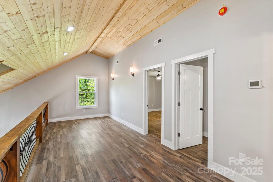 Spacious, unfurnished interior of a new home in , Marion (Image 31).