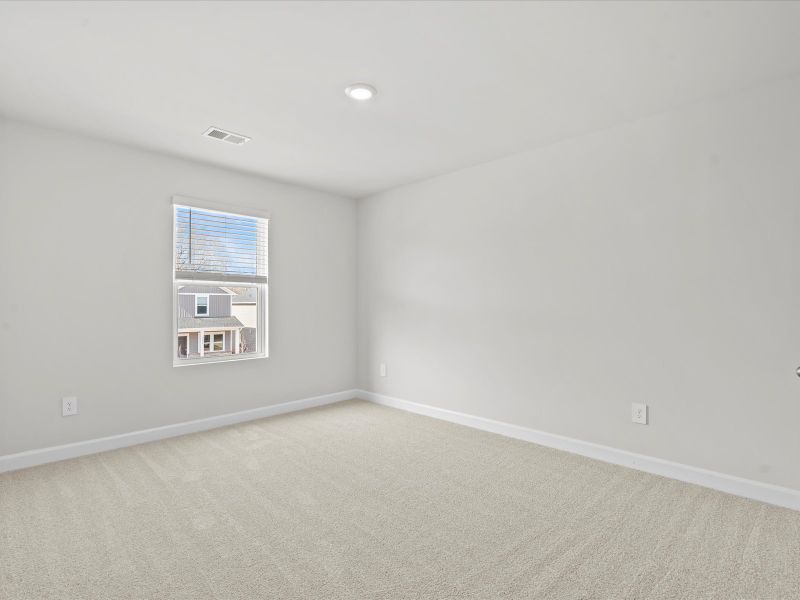 Spacious, unfurnished interior of a new home in Brayfield Manor - Signature Collection, Wellford (Image 20).