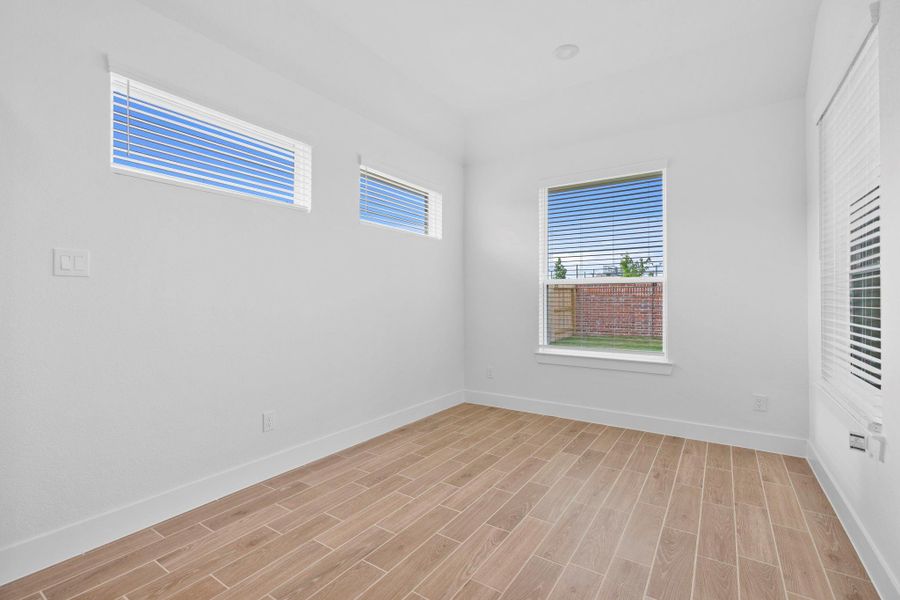 Spacious, unfurnished interior of a new home in Grange, Katy (Image 17).