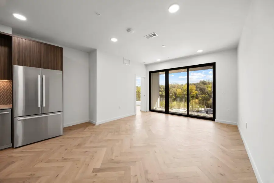 Spacious, unfurnished interior of a new home in One Oak, Austin (Image 19).