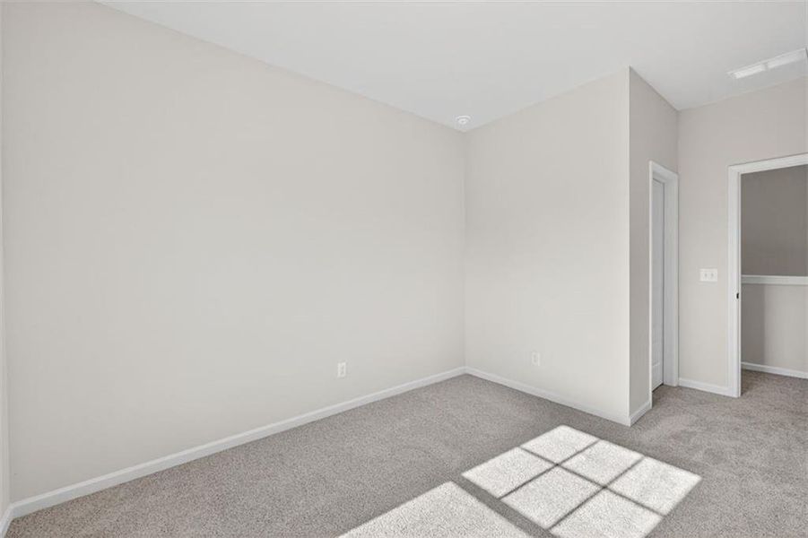 Spacious, unfurnished interior of a new home in Garrett Preserve, Douglasville (Image 36).