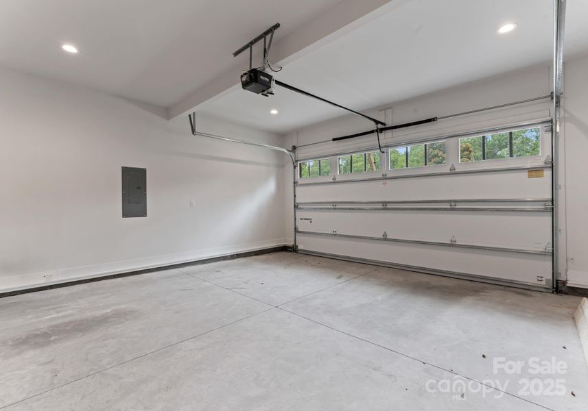 Image 43 of a home in .